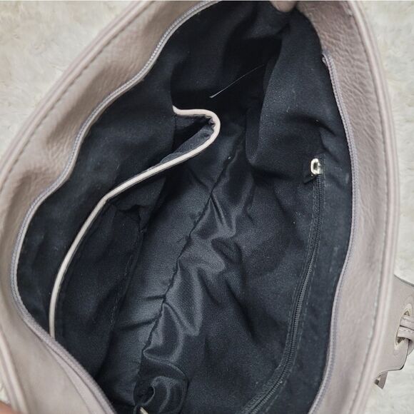 Grey Square Tassle Flap Closure Shoulder Bag - Picture 6 of 9